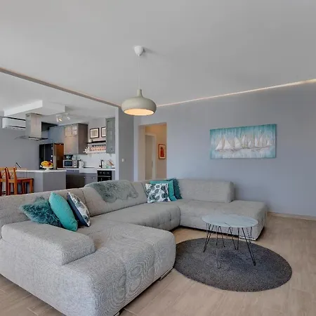 Ivo - With Pool Holiday home Makarska